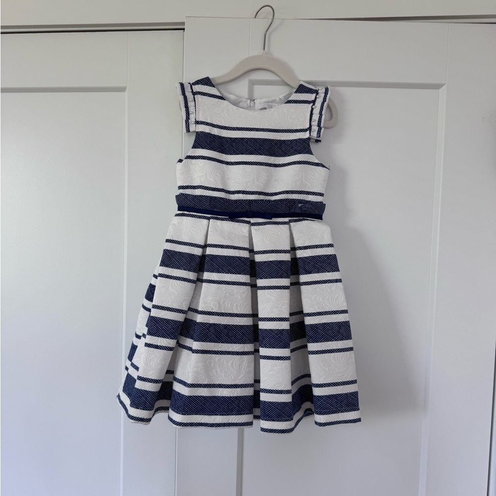 Tahari White and Cream Fit and Flare Sleeveless Dress